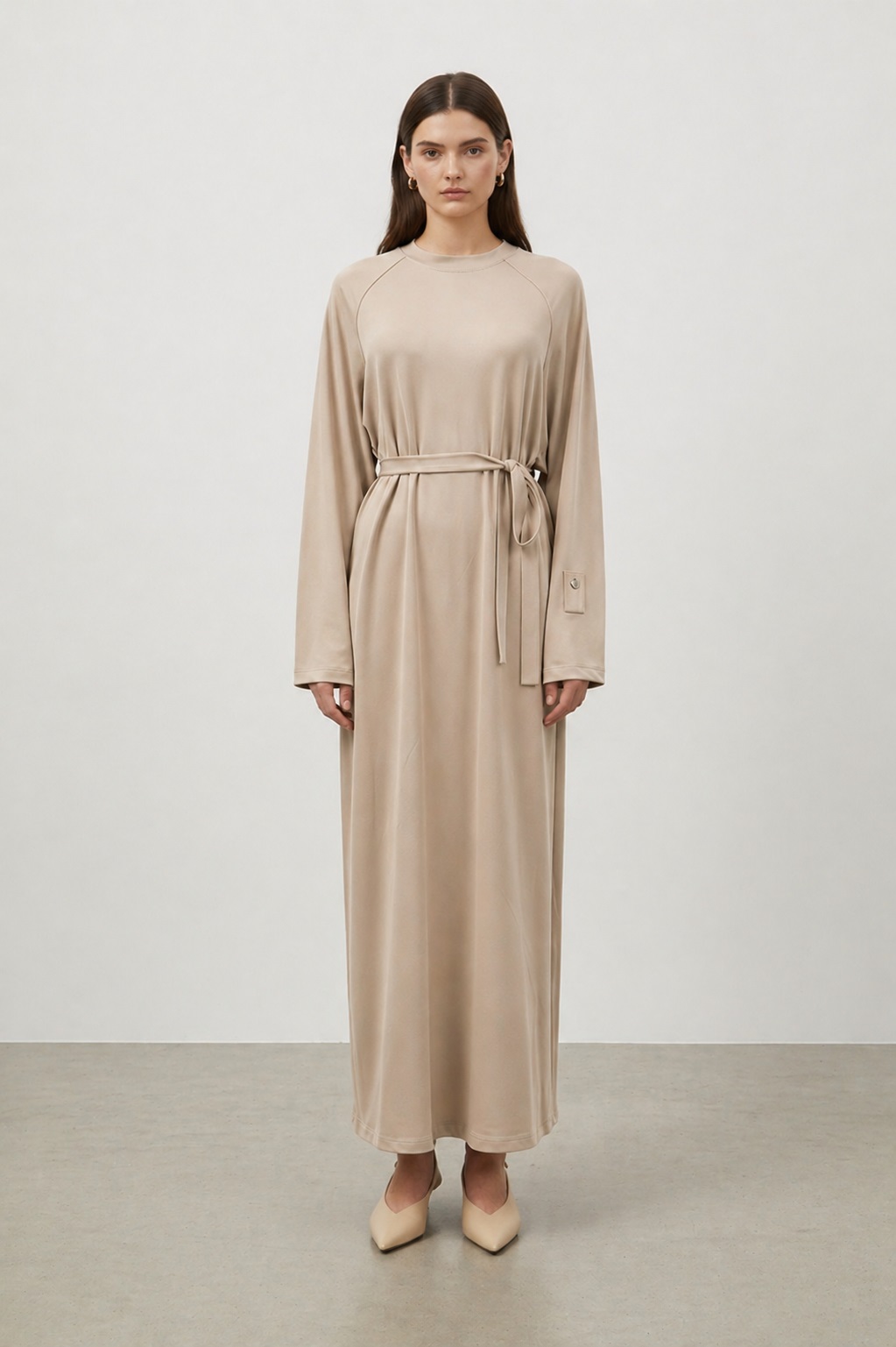 LANGES DAMENKLEID MIT GÜRTEL - BEIGE