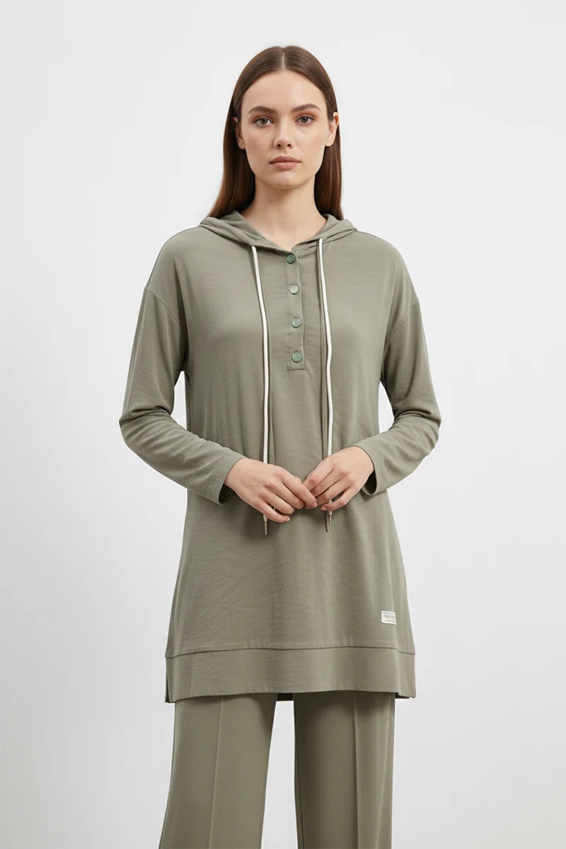 DAMEN FREIZEIT SET MIT KAPUZE – HELL OLIVE