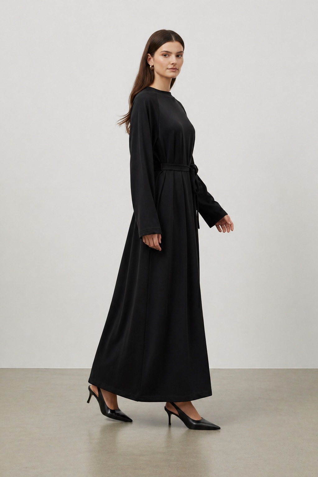 LANGES DAMENKLEID MIT GÜRTEL - SCHWARZ