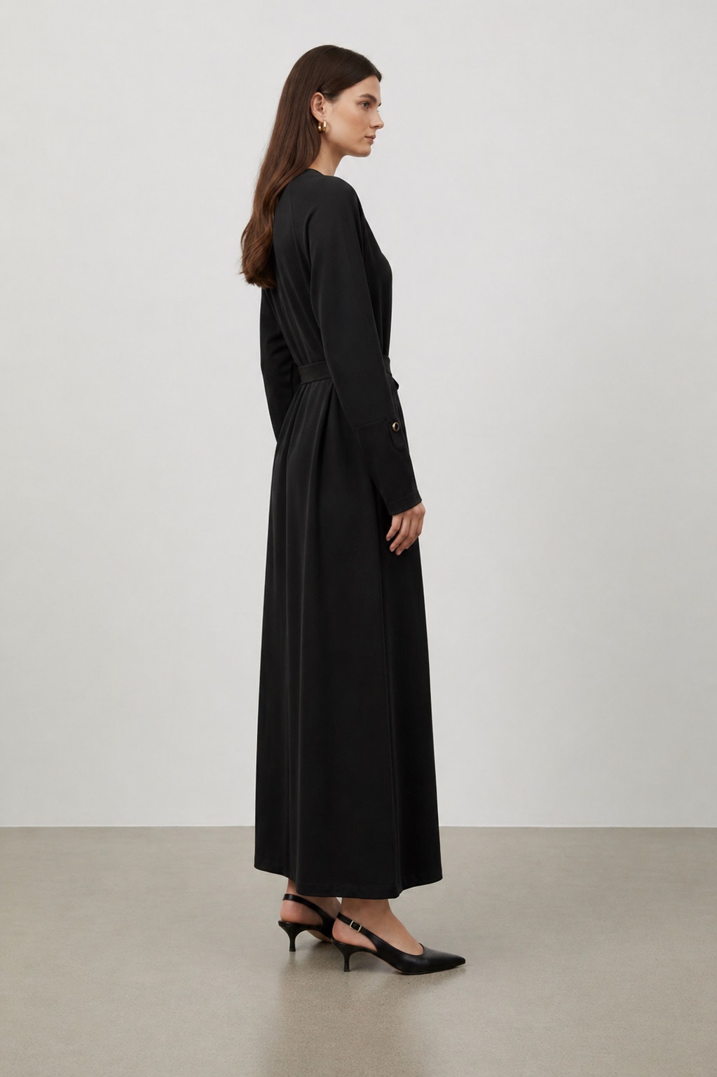 LANGES DAMENKLEID MIT GÜRTEL - SCHWARZ